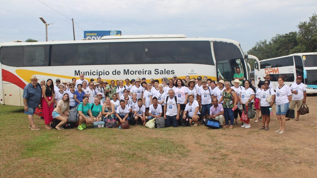 Centro de Convivência do Idoso realizou viagem para o Ody Park em Maringá