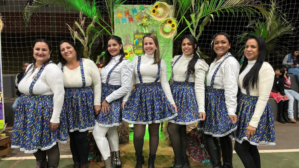 Secretaria de Assistência Social promove noite de Arraiá na Vila Gianelo
